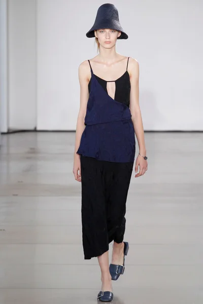 Look 25